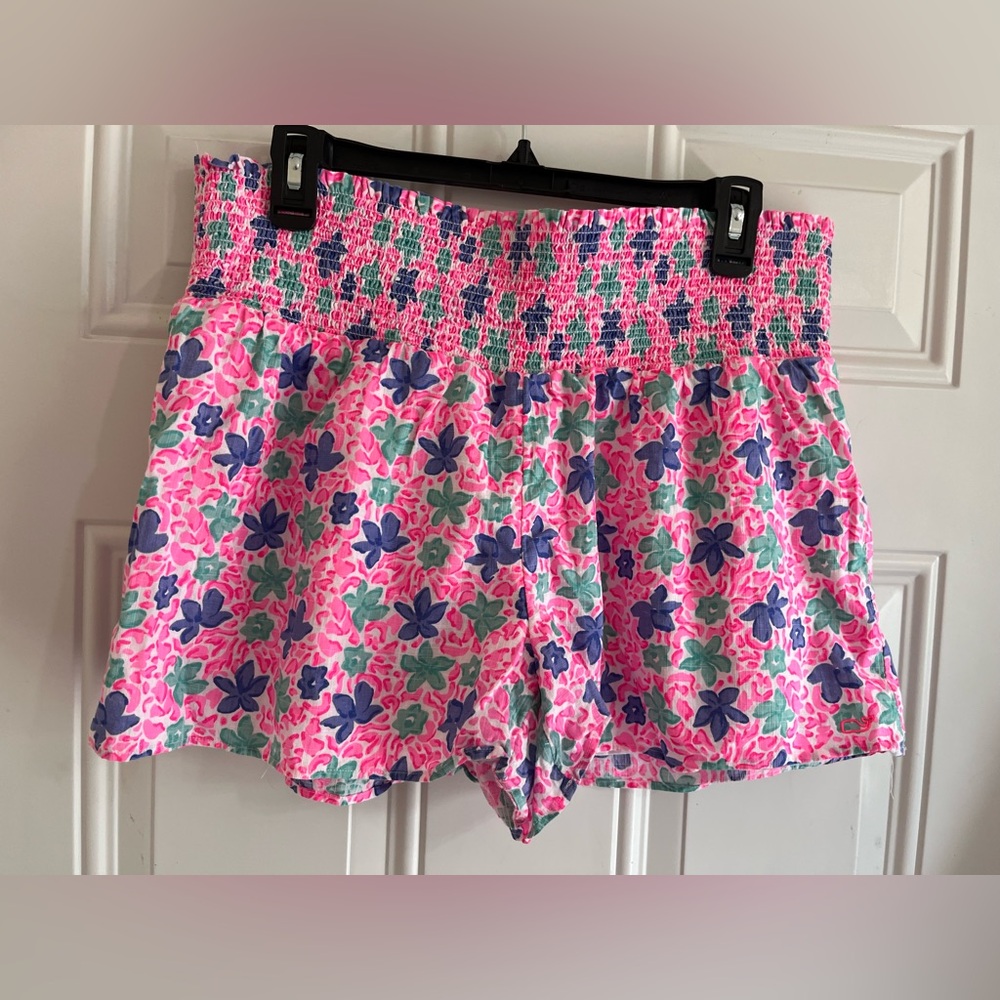 Vineyard‎ Vines Plumeria Smocked Pull-On Shorts
Malibu Pink Preppy Beach Women L